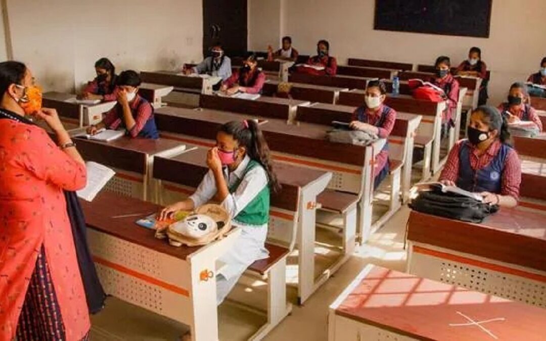 സംസ്ഥാനത്ത് എട്ടാം ക്ലാസുകാരുടെ സ്കൂളിലെ ക്ലാസുകൾ തിങ്കളാഴ്ച മുതൽ തുടങ്ങുന്നു