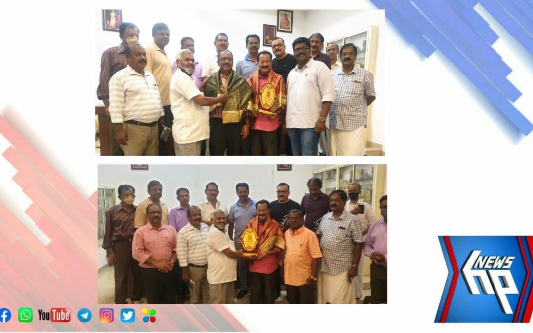 വക്കം ഷക്കീറിന് ആദരവൊരുക്കി ആറ്റിങ്ങൽ ശ്രീപാദം വാക്കേഴ്സ്