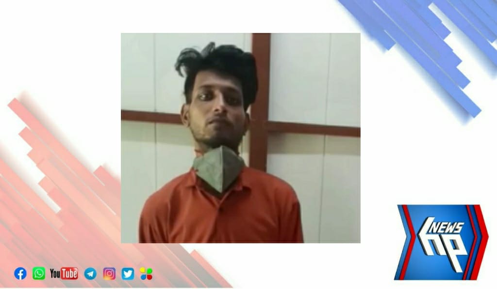കൊലക്കേസ് പ്രതി ഉൾപ്പടെ കഞ്ചാവുമായി പിടിയിൽ; പരിശോധനക്കിടെ എക്സൈസ് ഉദ്യോഗസ്ഥന് പരിക്കേറ്റു