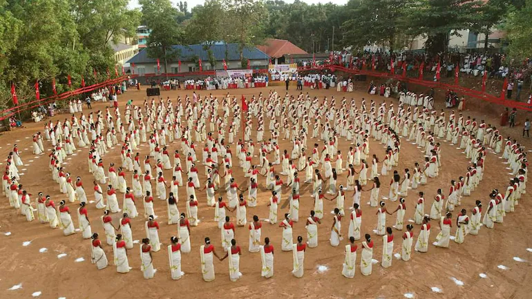 മെഗാ തിരുവാതിര മാറ്റിവയ്ക്കേണ്ടതായിരുന്നു; തെറ്റ് സമ്മതിച്ച് സിപിഎം