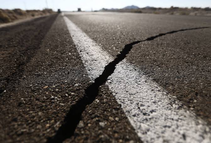 ഡൽഹി, നോയിഡ, ജമ്മു കശ്മീർ എന്നിവിടങ്ങളിൽ ശക്തമായ ഭൂചലനം