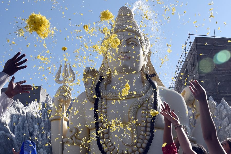 ഇന്ന് മഹാശിവരാത്രി; ക്ഷേത്രങ്ങൾ ബലിതർപ്പണത്തിനൊരുങ്ങി