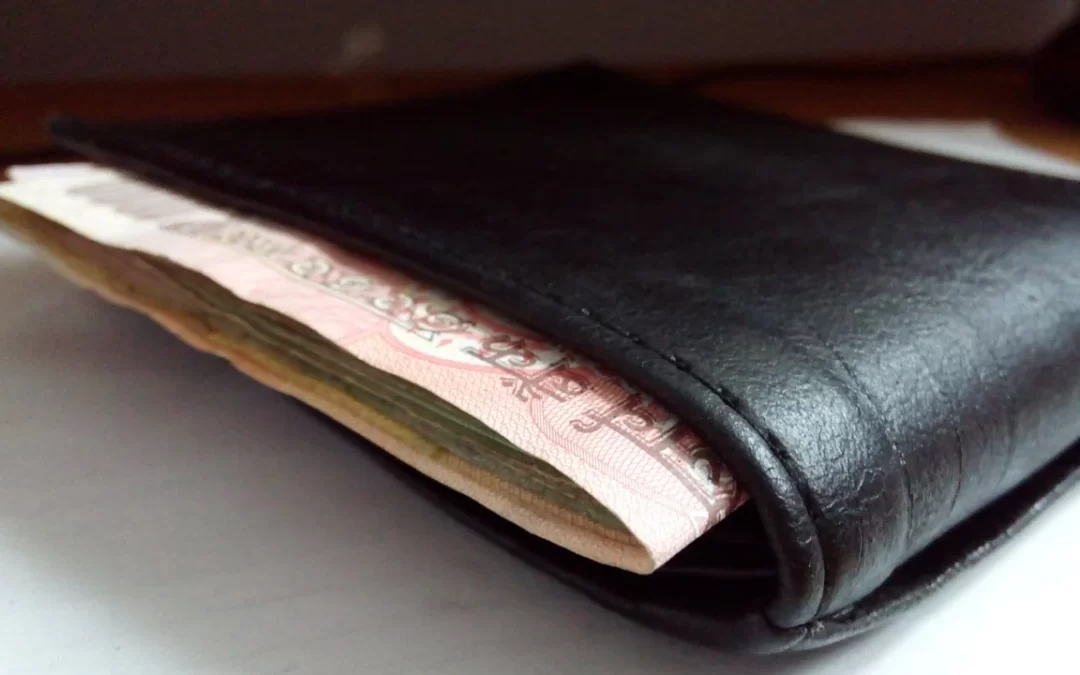 ആറ്റിങ്ങൽ വച്ച് പേഴ്സ് നഷ്ടപ്പട്ടു