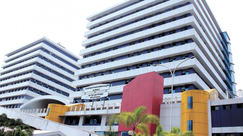 കോഴിക്കോട് കെഎസ്ആർടിസി വ്യാപാര സമുച്ചയത്തിന് ബലക്ഷയമെന്ന് വിദഗ്ധസമിതിയും