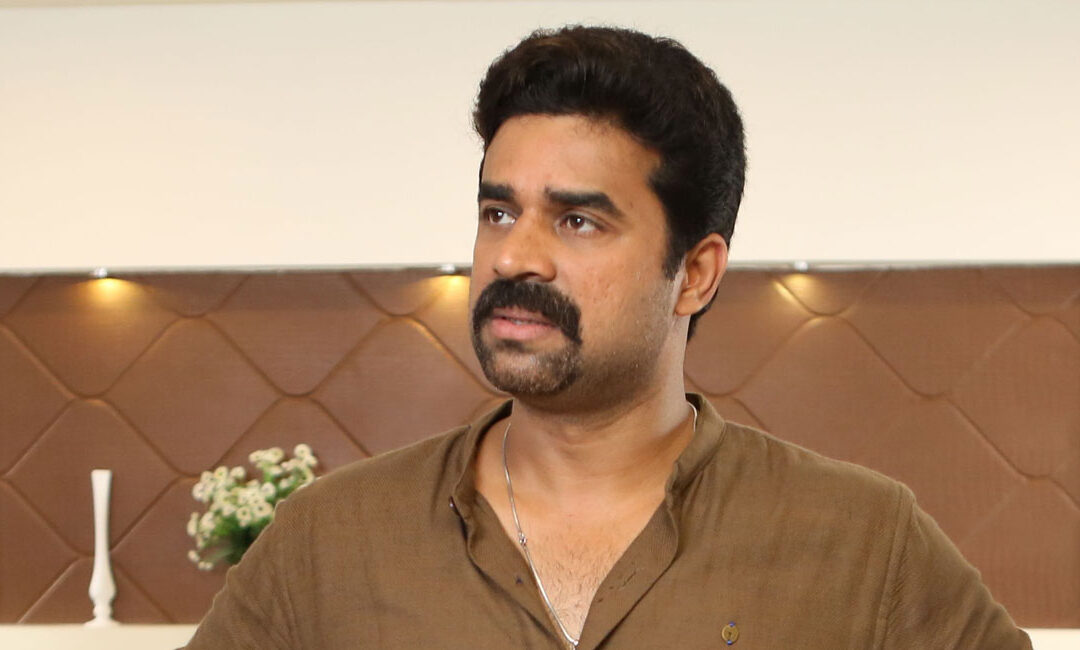വിജയ് ബാബു കൊച്ചിയിലെത്തി