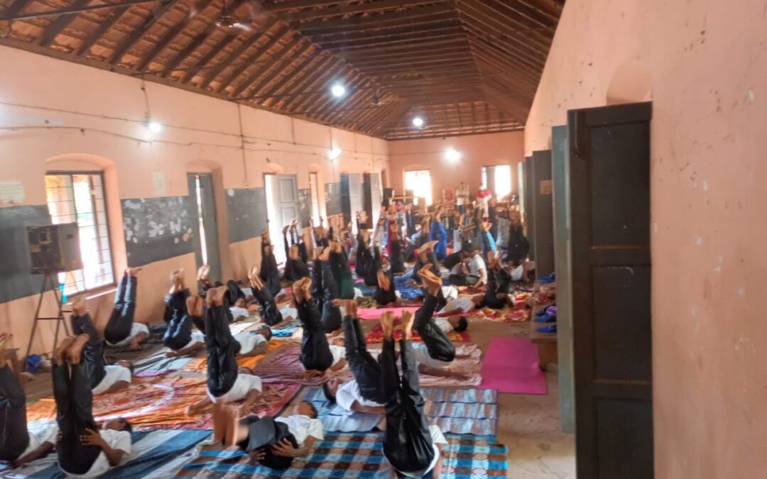 യോഗ ദിനാചാരണവുമായി ആറ്റിങ്ങൽ ബോയ്‌സിലെ വിദ്യാർഥികൾ