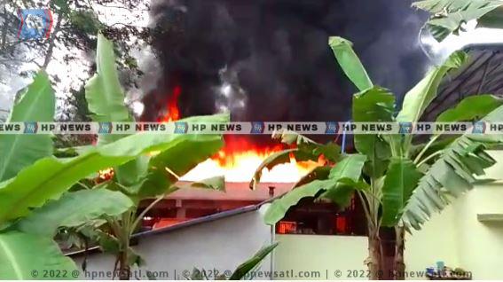 വെഞ്ഞാറമൂട് വലിയ കട്ടയക്കാലിൽ വൻ തീ പിടുത്തം