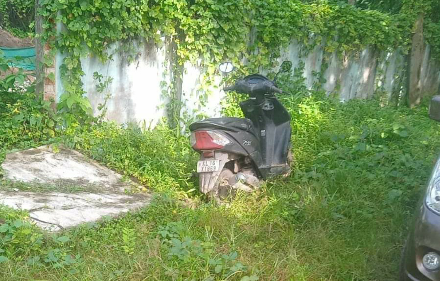 മോഷണം പോയ സ്കൂട്ടർ ഉപേക്ഷിച്ച നിലയിൽ കണ്ടെത്തി