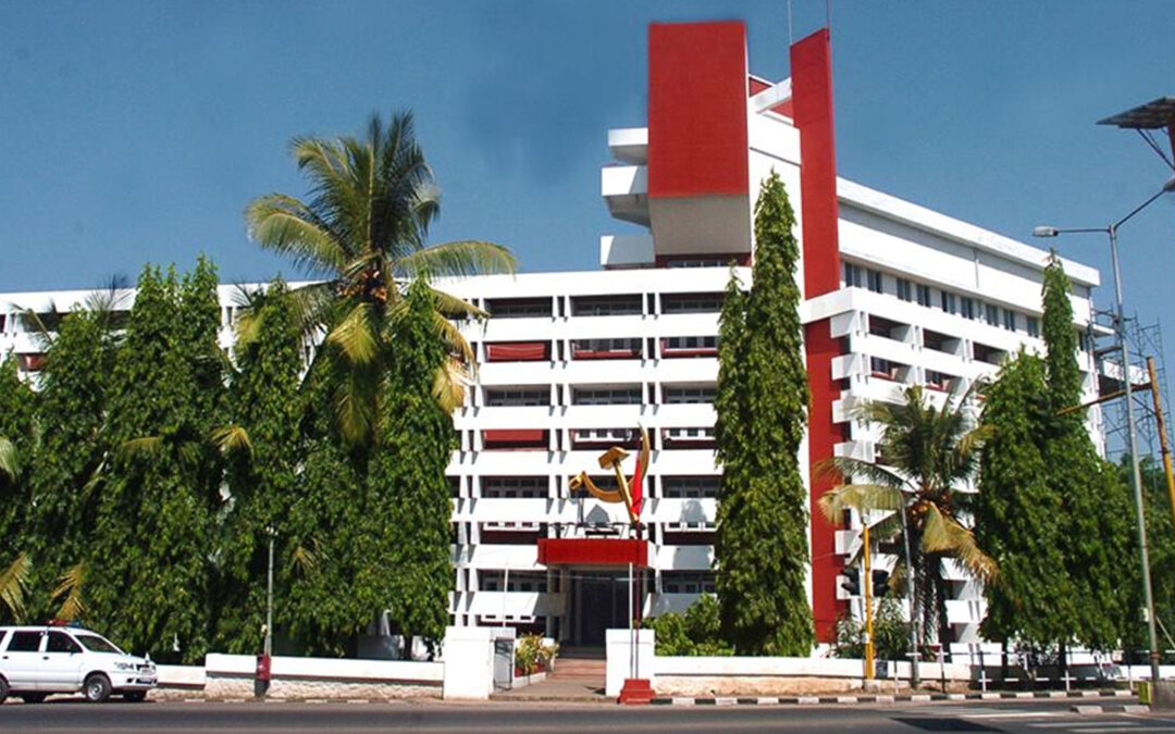 എകെജി സെന്‍ററിന് നേരെ ആക്രമണം നടത്തിയ പ്രതിക്ക് മറ്റൊരാളുടെ സഹായം കിട്ടിയെന്ന് പൊലീസ്