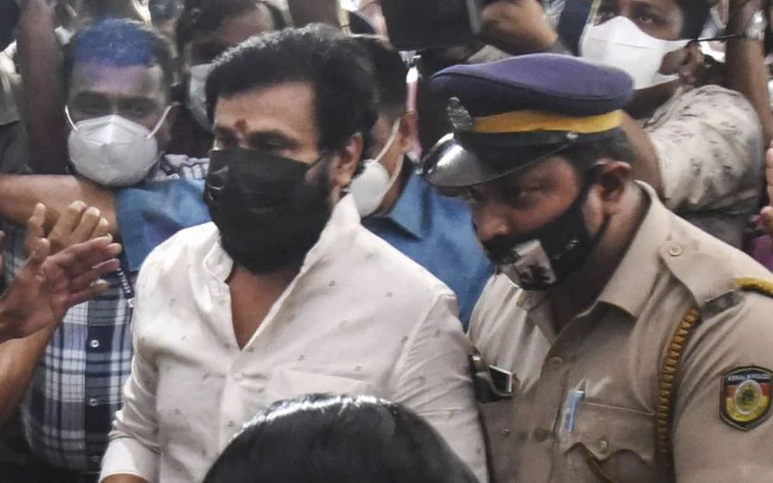 വീണ്ടും മെമ്മറി കാര്‍ഡ് പരിശോധിക്കാന്‍ ഹൈക്കോടതി ഉത്തരവ്