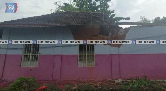 അന്തിയൂർകോണം സ്‌കൂളിന്റെ മേൽക്കൂര പൊളിഞ്ഞു വീണു; ആളപായമില്ല