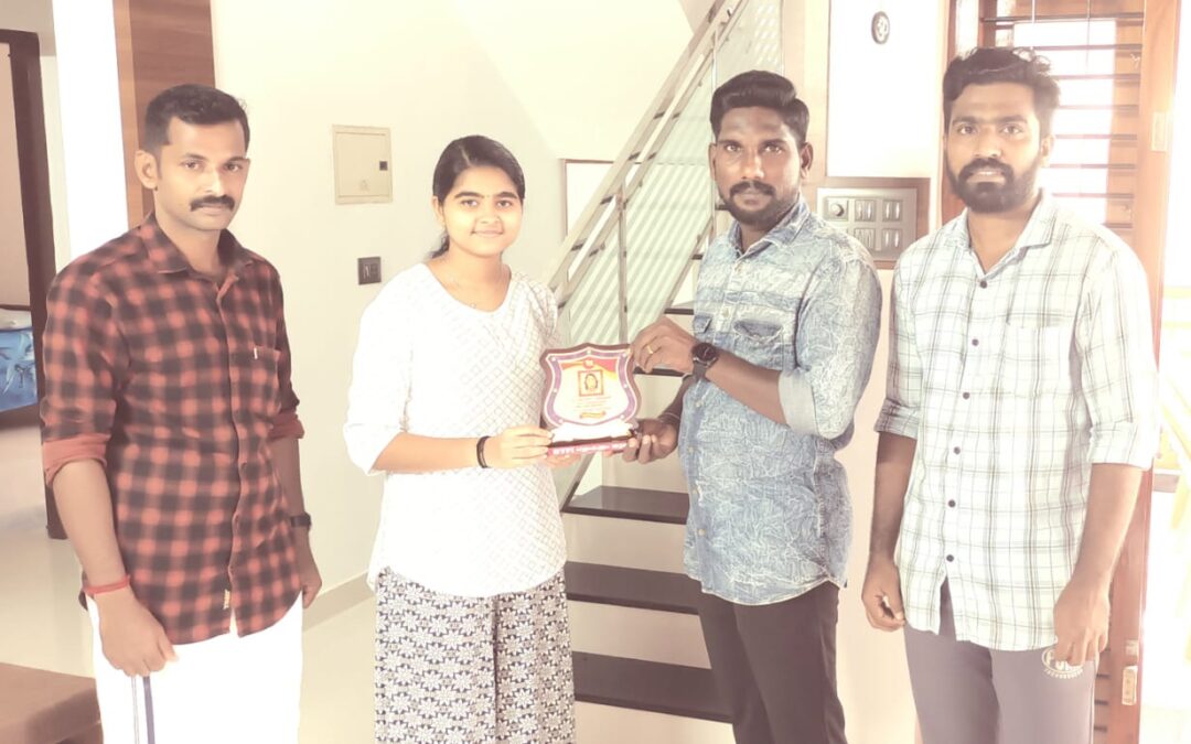 പത്താം ക്ലാസ് പരീക്ഷയിൽ മുഴുവൻ വിഷയങ്ങൾക്കും എ1 നേടിയ വിദ്യാർത്ഥിക്ക്‌ ഡി വൈ എഫ് ഐ യൂണിറ്റിന്റെ സ്നേഹോപഹാരം