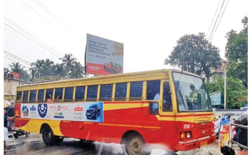 യാത്രയ്ക്കിടെ ദേഹാസ്വാസ്ഥ്യം അനുഭവപ്പെട്ട വിദ്യാർഥിനിയ്ക്ക് രക്ഷകരായി കെഎസ്ആർടിസി ജീവനക്കാർ