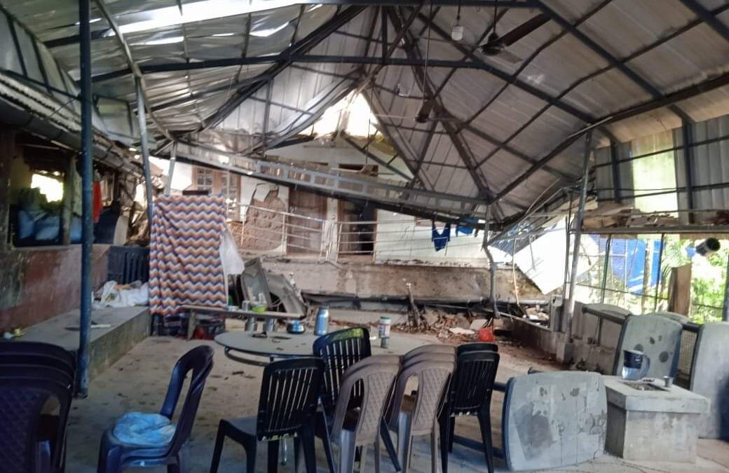 ഇരുനില വീട് ഇടി‍ഞ്ഞുവീണ് 13കാരൻ മരിച്ചു: മുത്തച്ഛന് ഗുരുതരപരുക്ക്
