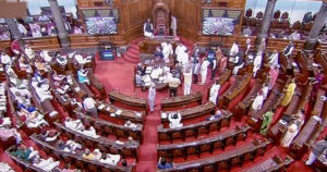 എംപിമാരുടെ സസ്‌പെൻഷൻ; പ്രതിപക്ഷ പ്രതിഷേധത്തില്‍ ഇരു സഭകളും തടസ്സപ്പെട്ടു