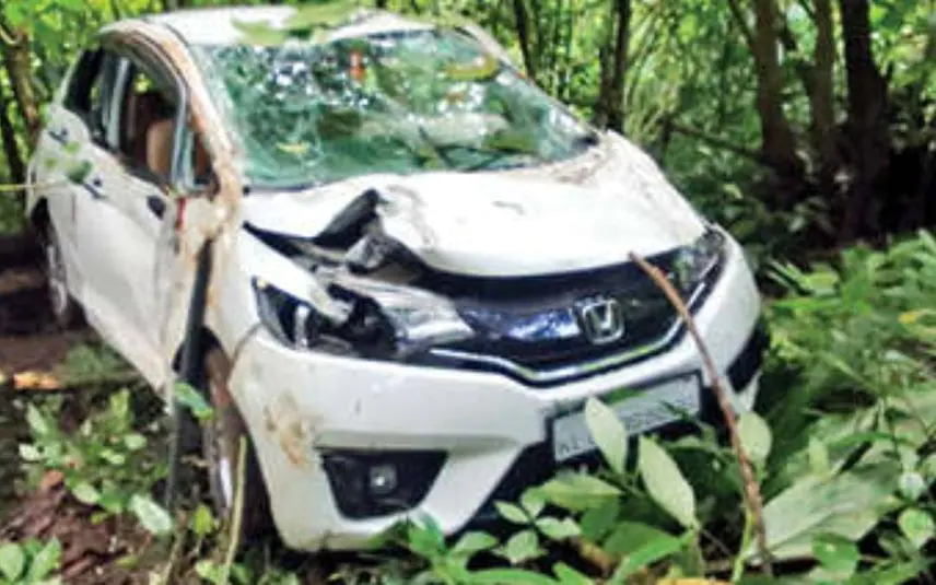 നിയന്ത്രണംവിട്ട കാര്‍ കൊക്കയിലേയ്ക് മറിഞ്ഞു; സിനിമ-സീരിയല്‍ താരങ്ങളായ രണ്ട് യുവതികള്‍ അദ്ഭുതകരമായി രക്ഷപ്പെട്ടു