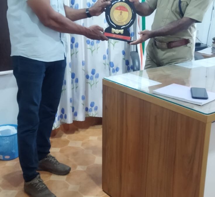 മയക്കു മരുന്ന് മാഫിയയെ പിടികൂടിയ പാരിപ്പള്ളി പോലീസ് സ്റ്റേഷന് ആദരവുമായി ആറ്റിങ്ങൽ അറേബ്യൻ ഫാഷൻ ജ്വല്ലറി