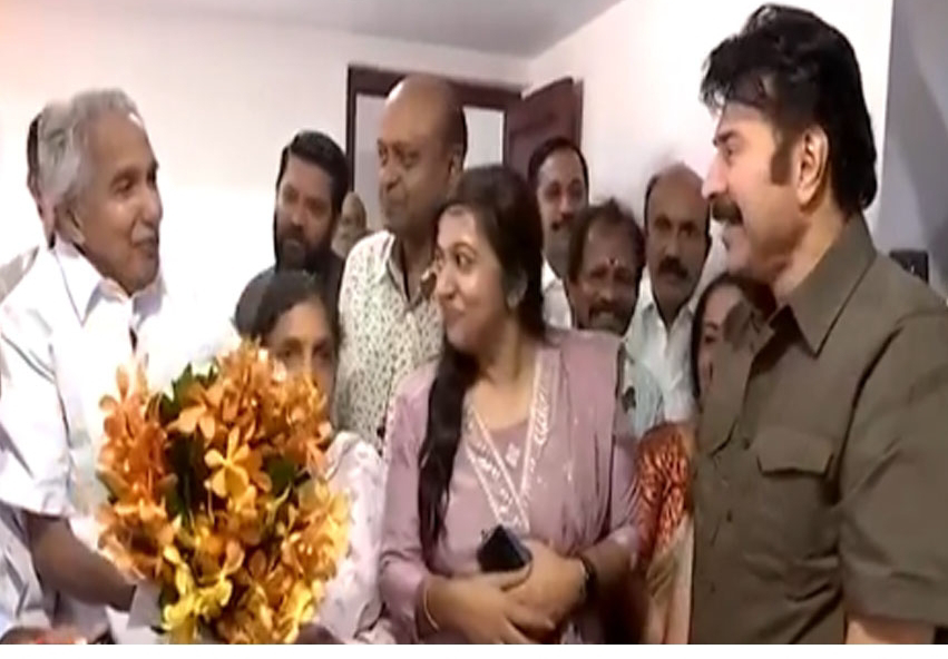 ഉമ്മന്‍ ചാണ്ടിയ്ക്ക് പിറന്നാളാശംസകളറിയിയ്ക്കാന്‍ നേരിട്ടെത്തി മമ്മൂട്ടി