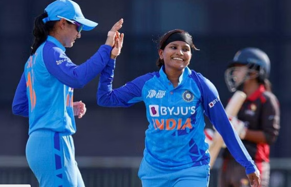 ഏഷ്യാ കപ്പിൽ തുടർച്ചയായി മൂന്നാം ജയം പിടിച്ച് ഇന്ത്യൻ വനിതകൾ; കീഴടങ്ങിയത് യുഎഇ യെ
