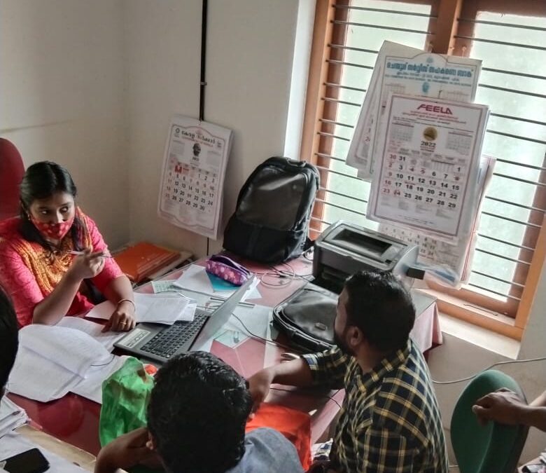 ആനുപ്പാറ റോഡിന്റെ ശോചനീയാവസ്ഥയിൽ പ്രതിഷേധിച്ച് കോൺഗ്രസ്‌ ഇടയ്ക്കോട് മണ്ഡലം കമ്മിറ്റി പഞ്ചായത്ത്‌ എ ഇ യെ ഉപരോധിച്ചു