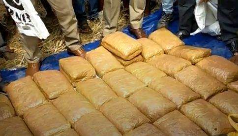 സിനിമയെ വെല്ലും രം​ഗങ്ങൾ കോട്ടയത്ത്: 105 കിലോ കഞ്ചാവുമായി രണ്ട് പേര്‍ പിടിയില്‍