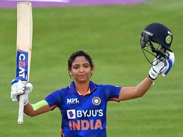 ചരിത്രമെഴുതി ഹര്‍മന്‍പ്രീത് കൗര്‍; മികച്ച വനിതാ താരത്തിനുള്ള ഐസിസി പുരസ്‌കാരം