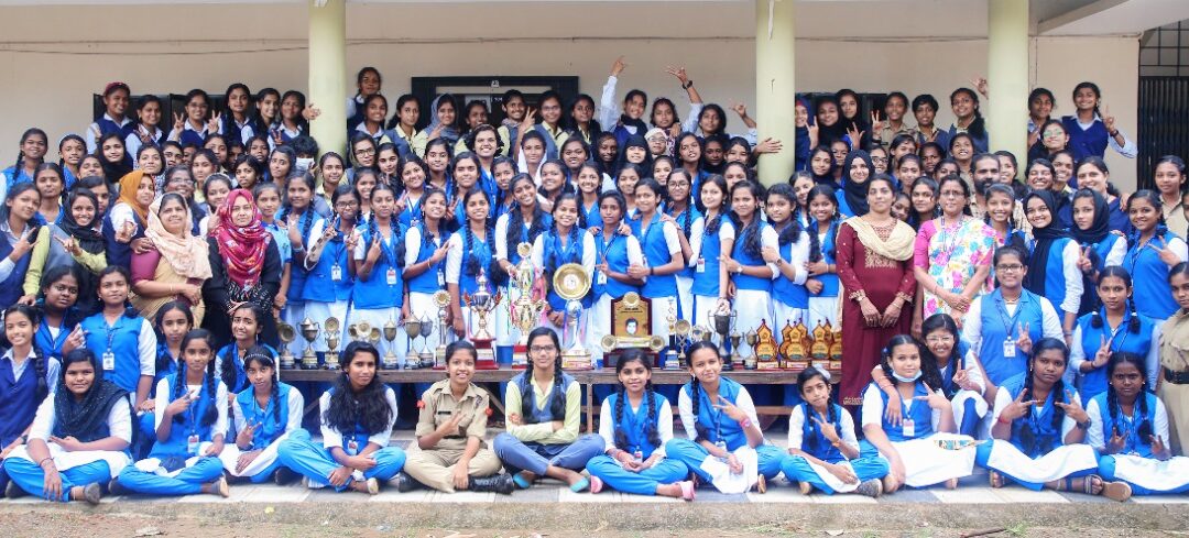 കലാതിലകങ്ങളുടെ സൂര്യതേജസുമായി ആറ്റിങ്ങൽ ഗേൾസ്