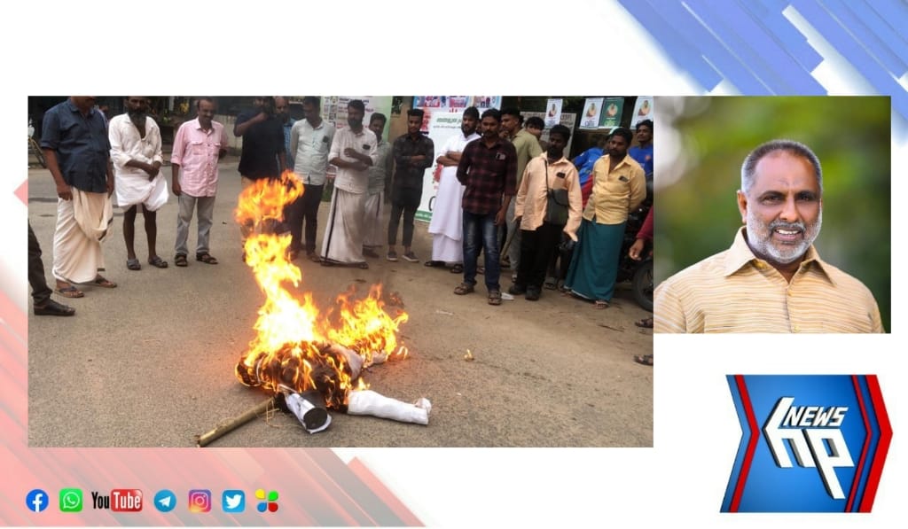 മുൻ കെപിസിസി സെക്രട്ടറി എം.എ ലത്തീഫിനെ കോൺഗ്രസ് പാർട്ടിയിൽ നിന്നും പുറത്താക്കിയതിനെതിരെ കോലം കത്തിച്ച് പ്രതിഷേധം