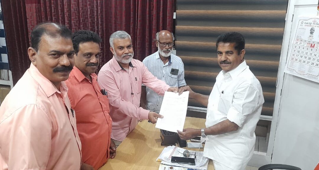 ആറ്റിങ്ങൽ എം പി അഡ്വ. അടൂർപ്രകാശിന് നിവേദനം നൽകി