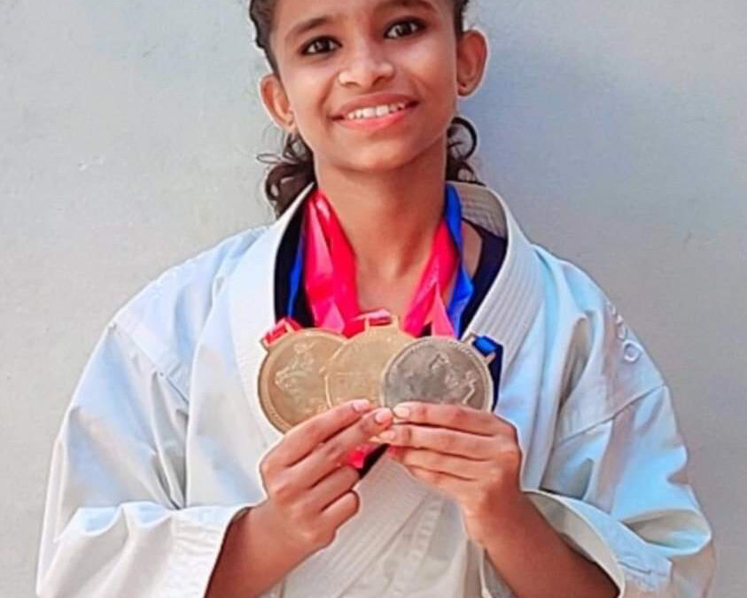 കരാട്ടെ ജില്ലാ മത്സരത്തിൽ തിളങ്ങി ആറ്റിങ്ങൽ കരാട്ടെ ടീം അംഗമായ അലീന അസീം
