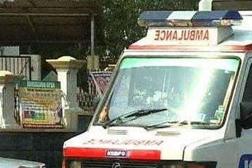 ആശുപത്രിയിൽ നിന്ന് ആംബുലൻസുമായി മുങ്ങി 15കാരൻ