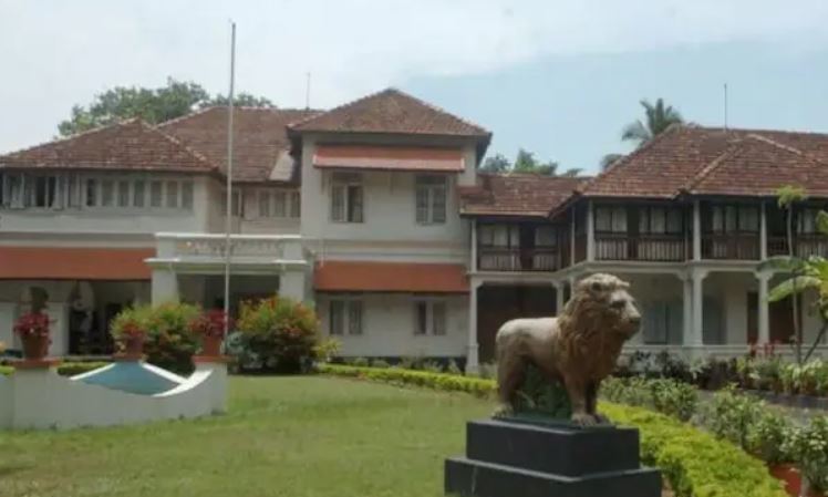 ക്ലിഫ് ഹൗസിൽ വെടിപൊട്ടി; തോക്ക് വൃത്തിയാക്കുമ്പോൾ സംഭവിച്ചതെന്ന് പൊലീസ്