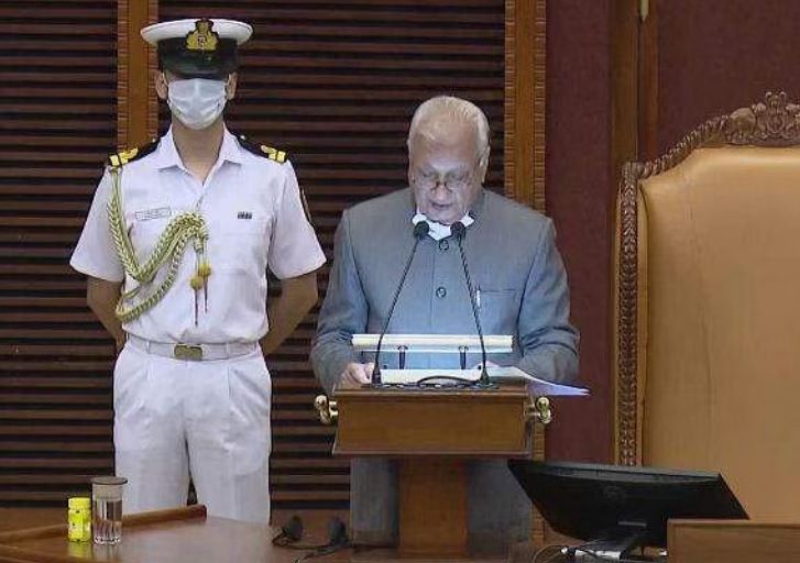 സില്‍വര്‍ ലൈന്‍ ഉപേക്ഷിച്ചിട്ടില്ല; വേഗമേറിയ ഗതാഗതമാര്‍ഗം നടപ്പാക്കാന്‍ പ്രതിജ്ഞാബദ്ധമെന്ന് നയപ്രഖ്യാപനം