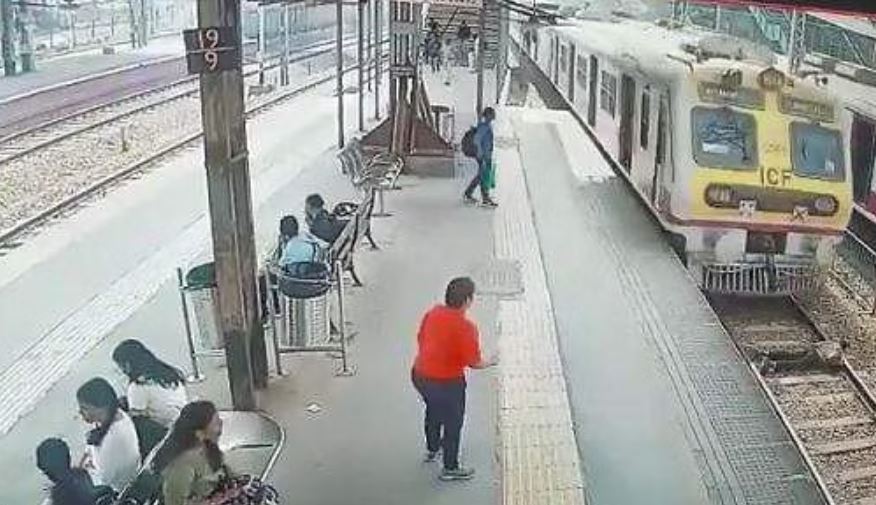ട്രെയിനിന് മുന്നിലേക്ക് ചാടി ചീഫ് ലോക്കോ ഇന്‍സ്‌പെക്ടര്‍ ജീവനൊടുക്കി