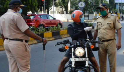 പരിശോധനയ്ക്കിടെ എസ്‌ഐയെ ഇടിച്ചു തെറിപ്പിച്ചു; വാഹനം നിര്‍ത്താതെ പോയി