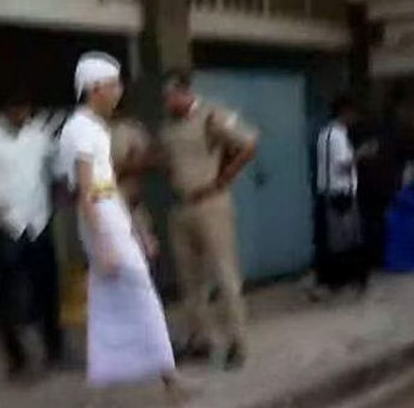 കോല്‍ക്കളി വേദിയില്‍ തെന്നിവീണ് മത്സരാര്‍ഥിക്ക് പരിക്ക്; സ്‌കൂള്‍ കലോത്സവത്തില്‍ പ്രതിഷേധം