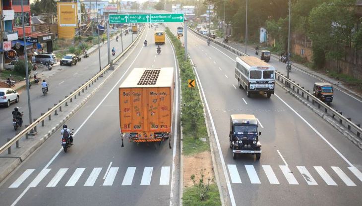 ലെയിൻ ട്രാഫിക് ലംഘനത്തിന് ഇന്ന് മുതൽ പിഴ; മുന്നറിയിപ്പുമായി പോലീസ്