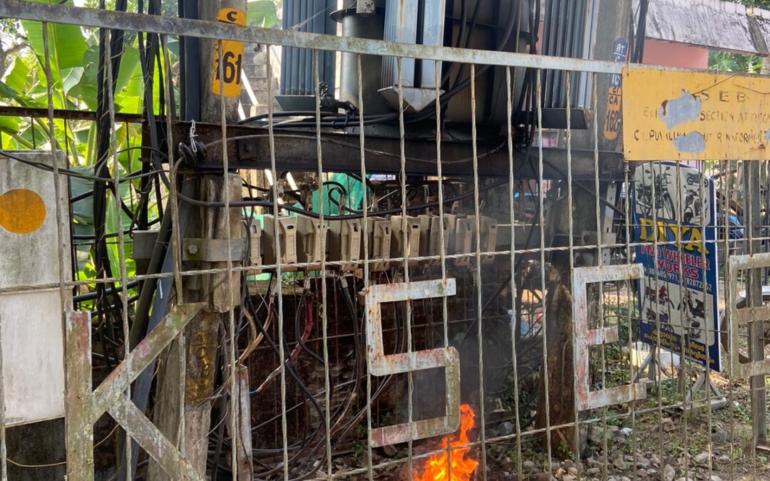 ചെറുവള്ളിമുക്ക് ജംഗ്‌ഷനിൽ ട്രാൻസ്ഫോർമറിന് സമീപം അഗ്നിബാധ
