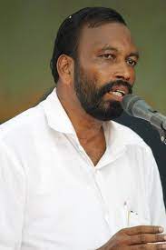 മേൽപ്പാലത്തിനായി സമരം, എംഎൽഎ അടക്കം വേദിയിൽ; തിരുവനന്തപുരത്ത് പ്രതിഷേധ ധര്‍ണ്ണക്കിടെ സ്റ്റേജ് തകര്‍ന്ന് വീണു