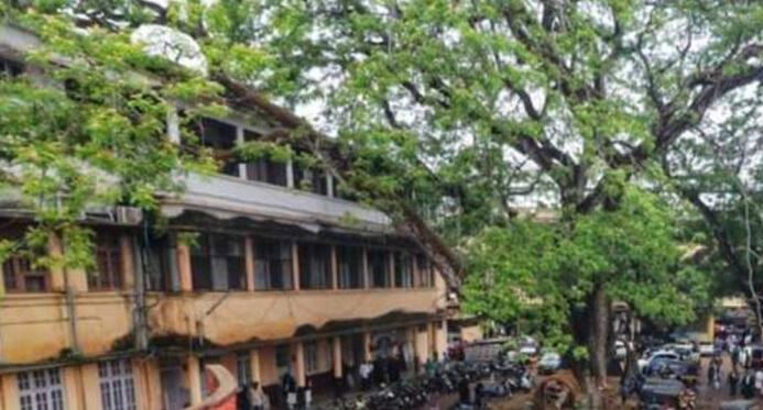 കളക്ട്രേറ്റിൽ ഏഴിടത്ത് ബോംബ്; ഭീഷണി കത്തെഴുതിയ അമ്മയും മകനും പോലീസ് പിടിയിൽ