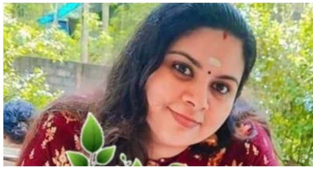 ബസ് കാത്തുനിന്നു; തിരുവനന്തപുരം സ്വദേശിനി, യുകെയിൽ കാറിടിച്ചു മരിച്ചു