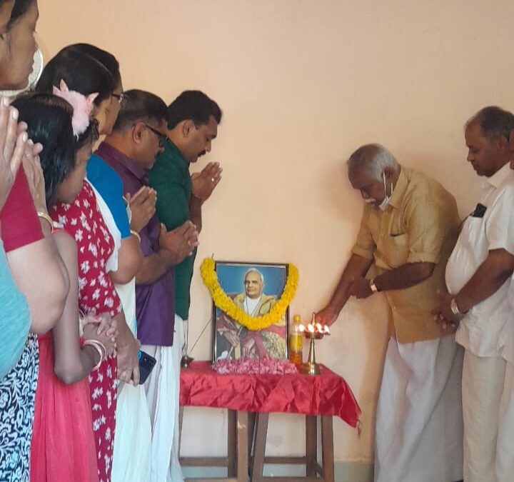 വീരകേരളപുരം എൻഎസ്എസ് കരയോഗത്തിൽ പുഷ്പാർച്ചനയും, പ്രാർത്ഥനയും നടന്നു