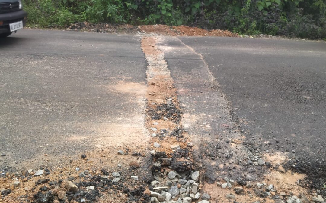 അപകടക്കെണിയായ് ആറ്റിങ്ങൽ – മണനാക്ക് റോഡ്