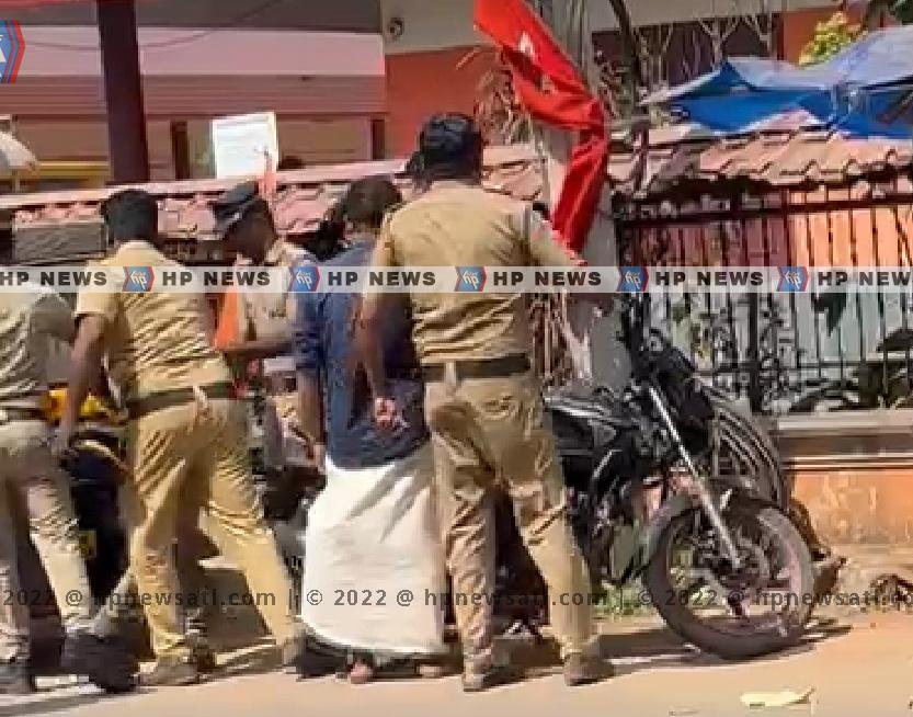 കടയ്ക്കാവൂർ ഉപതിരഞ്ഞെടുപ്പ്: പോളിംഗ് സ്റ്റേഷന് മുന്നിൽ ബിജെപി പ്രവർത്തകർക്ക് നേരെ പോലീസ് അതിക്രമം