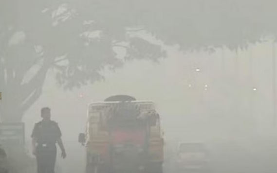 കൊച്ചിയിലെ വിഷപ്പുക; ആരോ​ഗ്യ മന്ത്രിയുടെ നേതൃത്വത്തിൽ അടിയന്തര യോ​ഗം