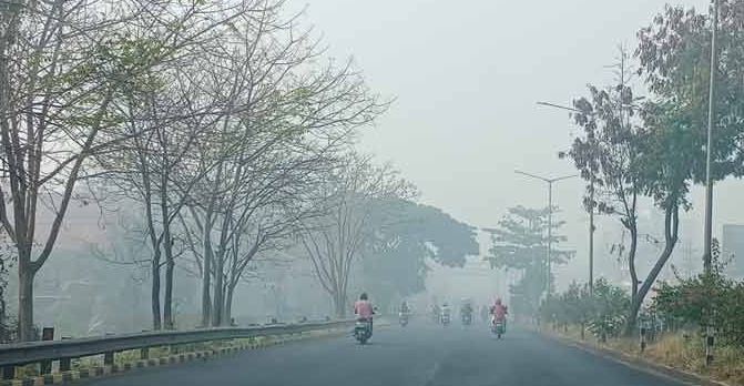 ബ്രഹ്മപുരത്തെ തീപിടിത്തം; വേനല്‍മഴ തുണച്ചു; അന്തരീക്ഷ മലിനീകരണം കുറഞ്ഞു