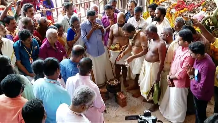 ആറ്റുകാൽ പൊങ്കാലയുടെ നിവേദ്യം അർപ്പിച്ച് ഭക്തർ വീടുകളിലേക്ക് മടങ്ങുന്നു