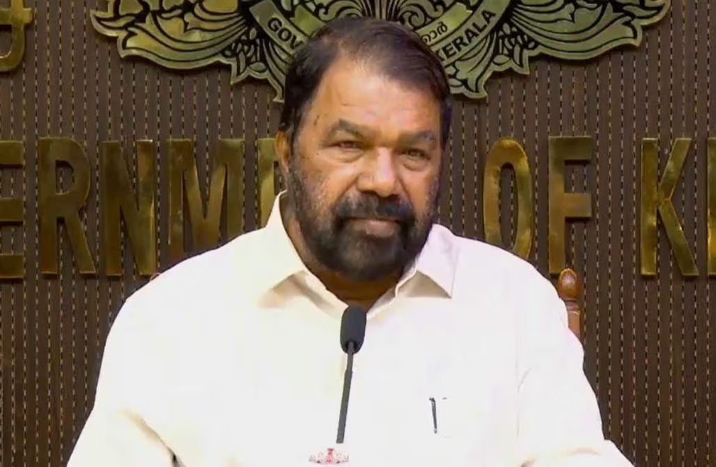 ബ്രഹ്മപുരം തീപിടിത്തം; എസ്എസ്എൽസി, പ്ലസ്ടു പരീക്ഷകൾ മാറ്റിവെയ്ക്കില്ല: വിദ്യാഭ്യാസ മന്ത്രി