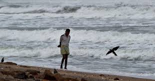 കേരള തീരത്ത് ഉയർന്ന തിരമാലക്കും കടലാക്രമണത്തിനും സാധ്യത