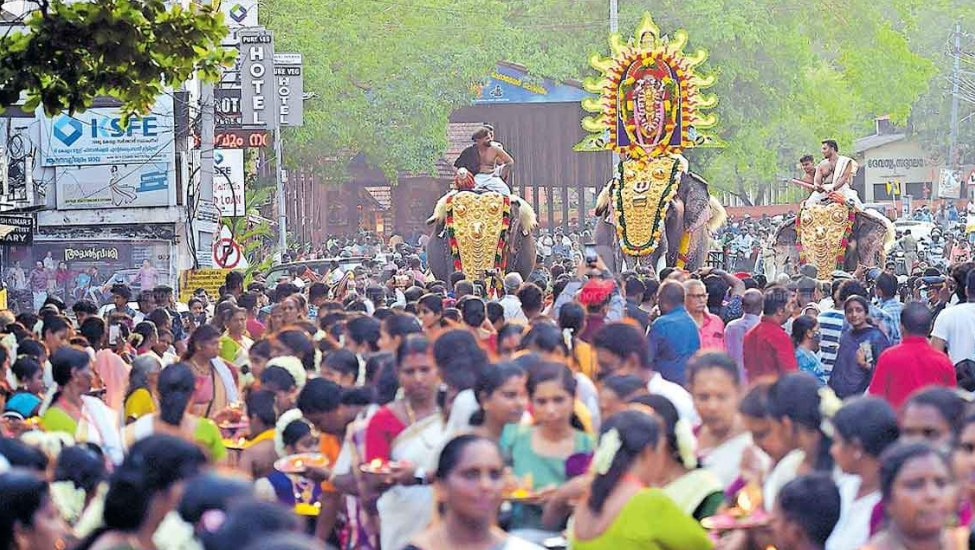 കൊല്ലം പൂരവും കുടമാറ്റവും നാളെ; ഇരുപക്ഷത്തും 13 ഗജവീരന്മാർ
